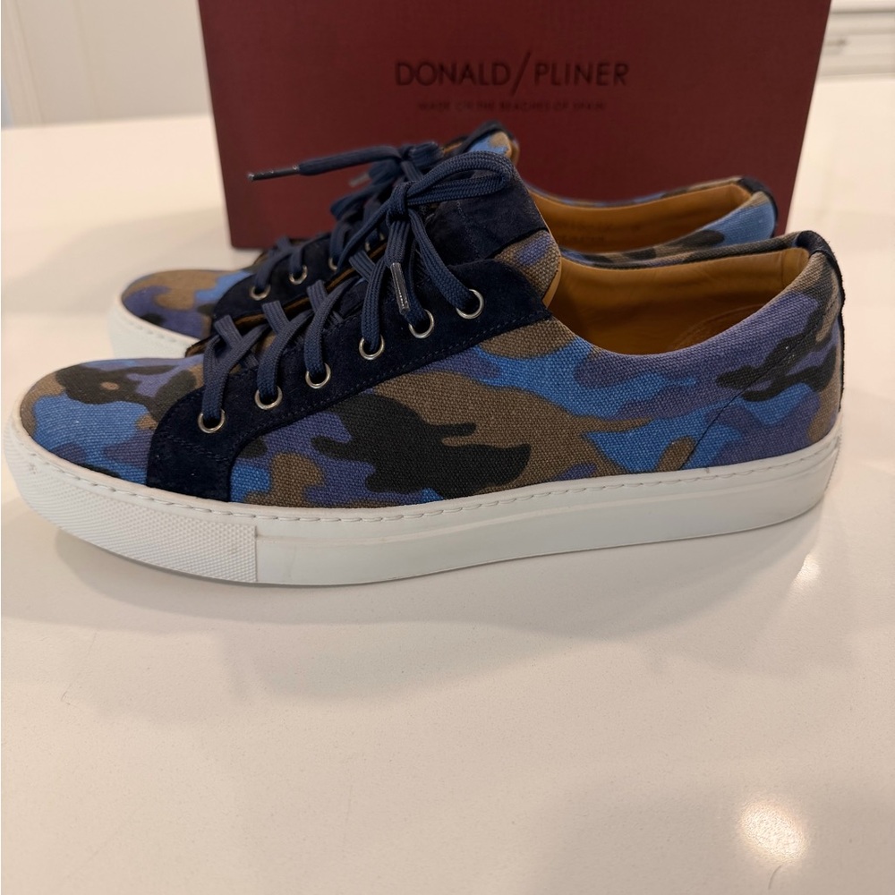 Donald J. Pliner Men's Camouflage Sneakers in Blue and Brown size 9
